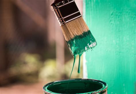 How to Repair Damaged Paint on Your House